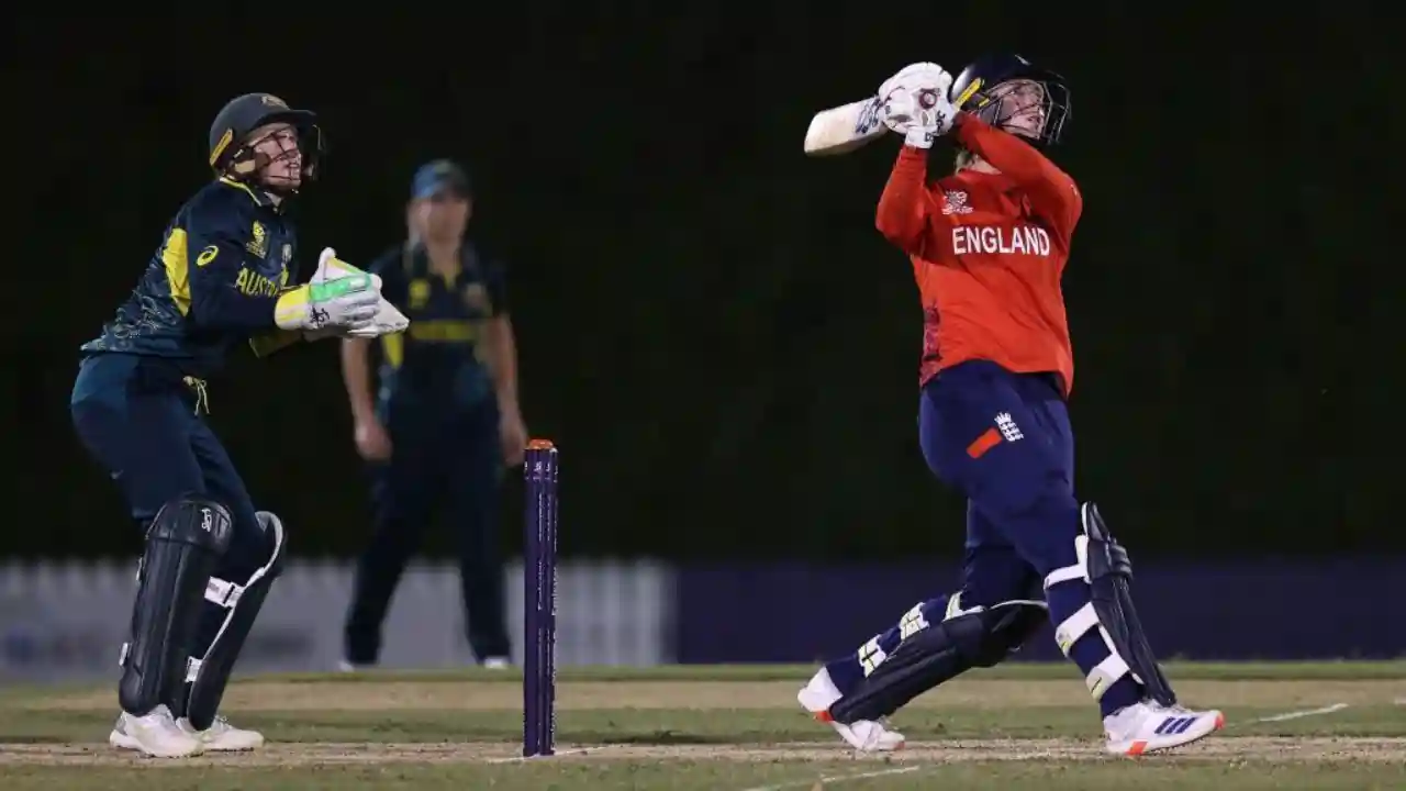 Australia Women vs England Women Live Score: It’s a Wicket. Freya Kemp is out